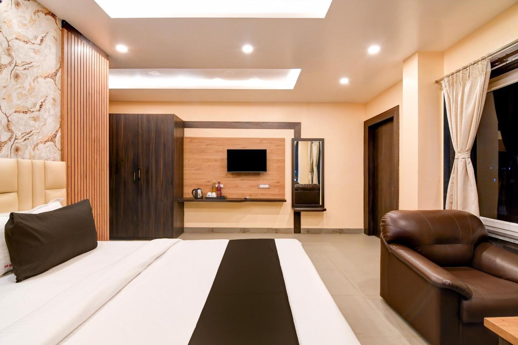 Super Townhouse Oak Bulbuli Neer Hotel Kolkata Ngoại thất bức ảnh