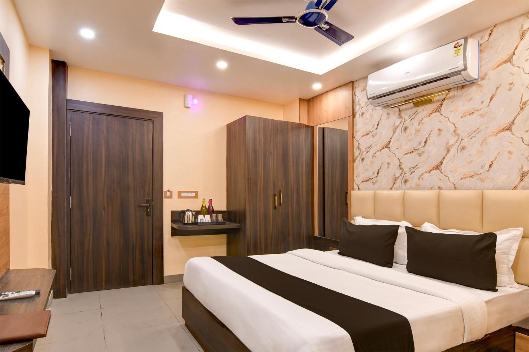 Super Townhouse Oak Bulbuli Neer Hotel Kolkata Ngoại thất bức ảnh