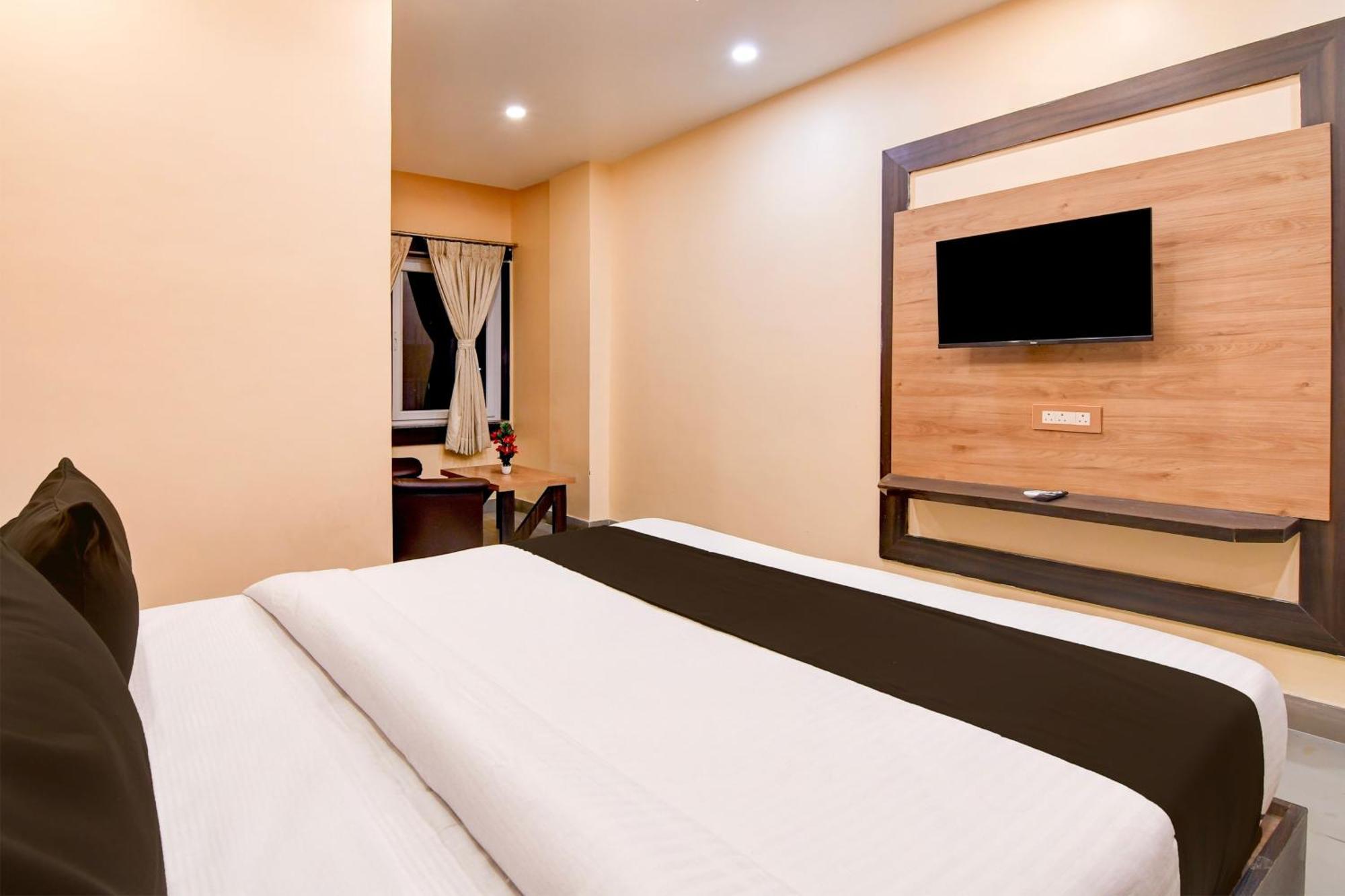 Super Townhouse Oak Bulbuli Neer Hotel Kolkata Ngoại thất bức ảnh